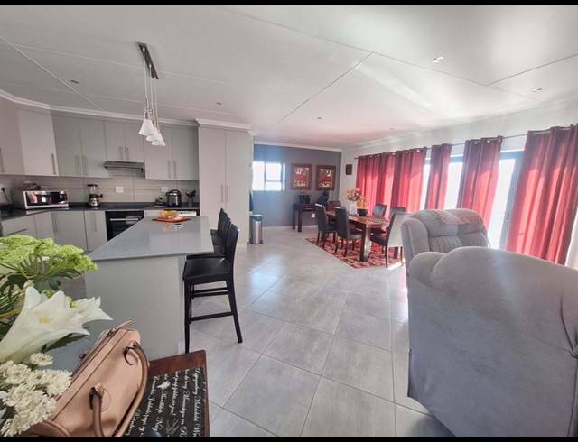 2 BEDROOM HOUSE FOR SALE IN REEBOK